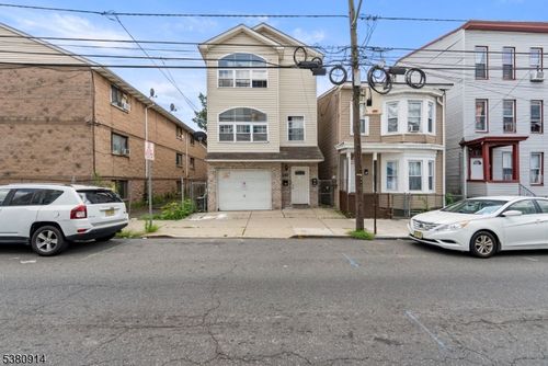 110 16th Ave, Paterson, NJ, 07501-2249 | Card Image
