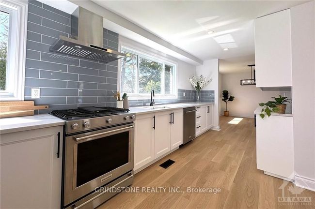 24 Queensline Dr, House other with 4 bedrooms, 4 bathrooms and 5 parking in Nepean ON | Image 8