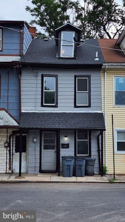 430 Freeman St, LEBANON, PA, 17046-3327 | Card Image