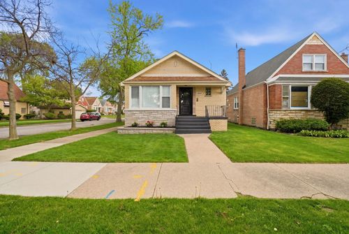 8500 S Wolcott Ave, Chicago, IL, 60620-4728 | Card Image