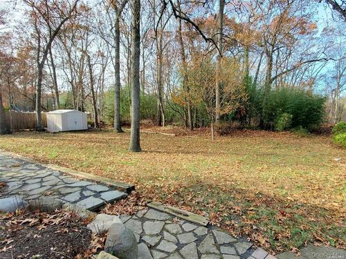 28 Longhorn Ln, East Setauket, NY, 11733-3437 | Card Image