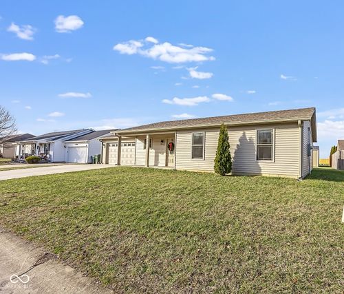 921 S Creek Dr E, Greensburg, IN, 47240-2928 | Card Image