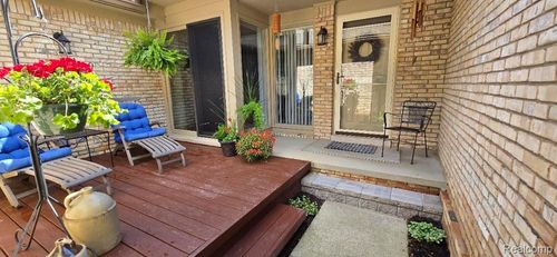 43103 W Kirkwood Dr, Clinton Township, MI, 48038-1224 | Card Image
