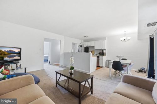 22c-2231 Castle Rock Sq, RESTON, VA, 20191-2211 | Card Image
