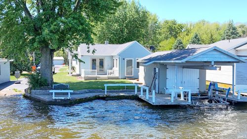 808 E Terrace Bay Ct, Monticello, IN, 47960-2742 | Card Image