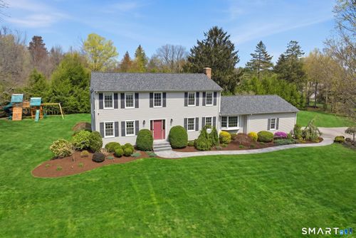 8 Scenic Hill Rd, Trumbull, CT, 06611-2507 | Card Image