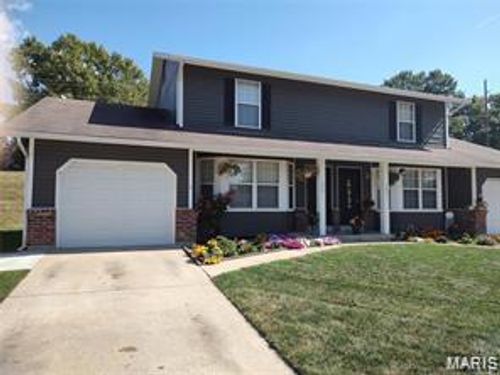 342-340 Della Dr, Saint Peters, MO, 63376-6929 | Card Image