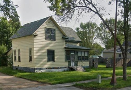 309 4th St W, Thief River Falls, MN, 56701-1821 | Card Image