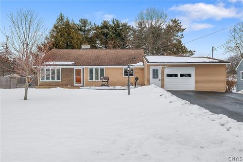 7218 Willow Rd, Syracuse, NY, 13212-3530 | Card Image