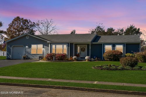 8 Eagle Dr, Bayville, NJ, 08721-1655 | Card Image
