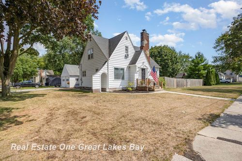 1801 S Warner St, Bay City, MI, 48706-5266 | Card Image