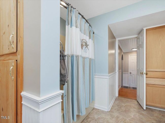 34-Bathroom | Image 33