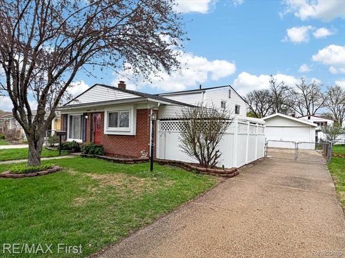 28326 Couzens Ave, Madison Heights, MI, 48071-2965 | Card Image