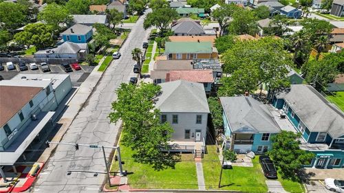 1625 39th St, Galveston, TX, 77550-5468 | Card Image