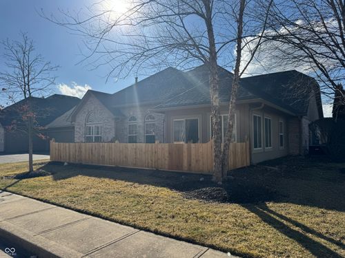 11130 Vineyard Dr, Fishers, IN, 46038-3810 | Card Image