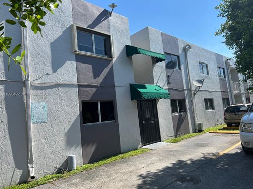 209-2565 W 56th St, Hialeah, FL, 33016-4708 | Card Image