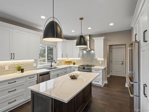 7670 Parshallville Rd, Fenton, MI, 48430-4900 | Card Image