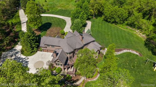 9716 Hadley Rd, Clarkston, MI, 48348-1908 | Card Image