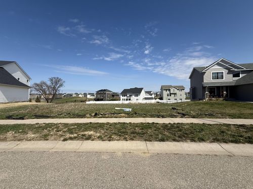 242 Lori Ln, Delano, MN, 55328-4101 | Card Image