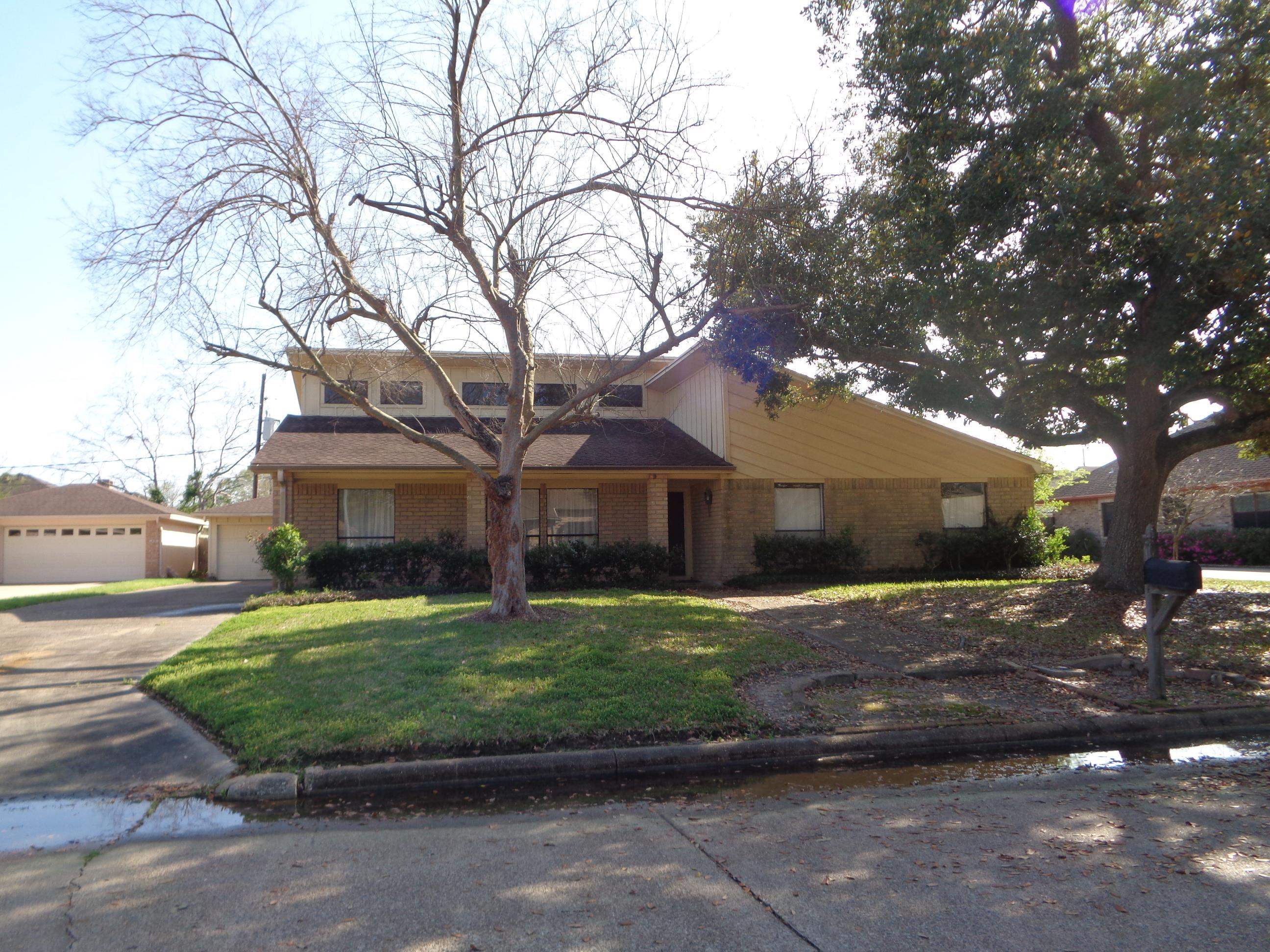 Monticello St, Beaumont, TX 77706