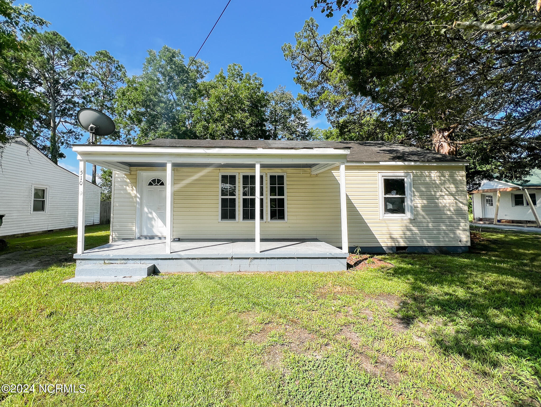 First Ave, Vanceboro, NC 28586