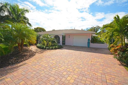 7020 Mango Ave S, ST PETERSBURG, FL, 33707-2024 | Card Image