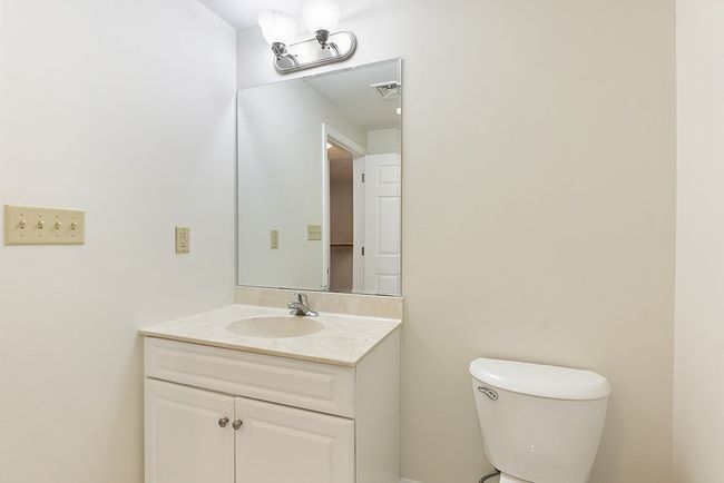 UNIT-13 - 295 Salem St, Condo with 2 bedrooms, 2 bathrooms and 1 parking in Woburn MA | Image 16