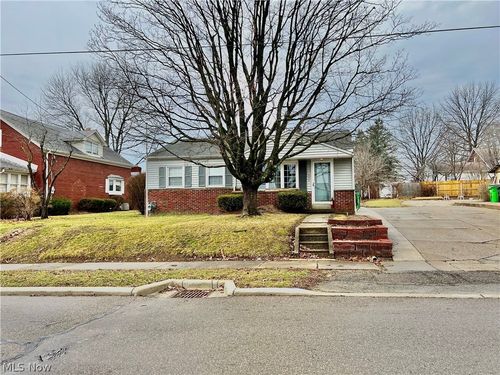 325 Mckinley Ave Nw, Carrollton, OH, 44615-1341 | Card Image