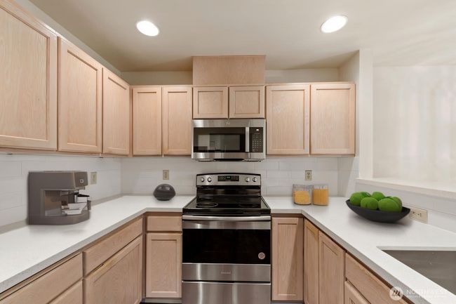 APT-8-102 - 2001 120 Th Pl Se, Townhouse with 3 bedrooms, 3 bathrooms and 1 parking in Everett WA | Image 9