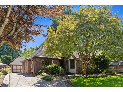 2728 Ne 32nd Ave, Portland, OR, 97212-3612 | Card Image