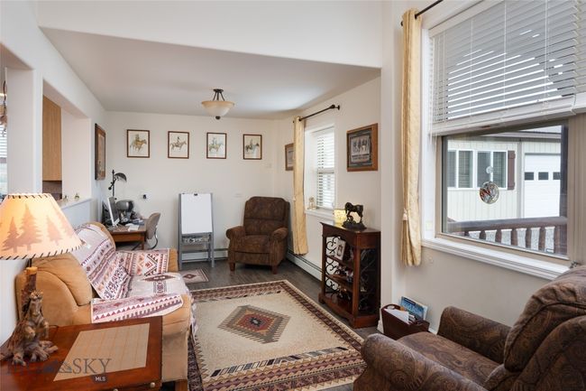682 E River Rd, House other with 6 bedrooms, 4 bathrooms and null parking in Pray MT | Image 14
