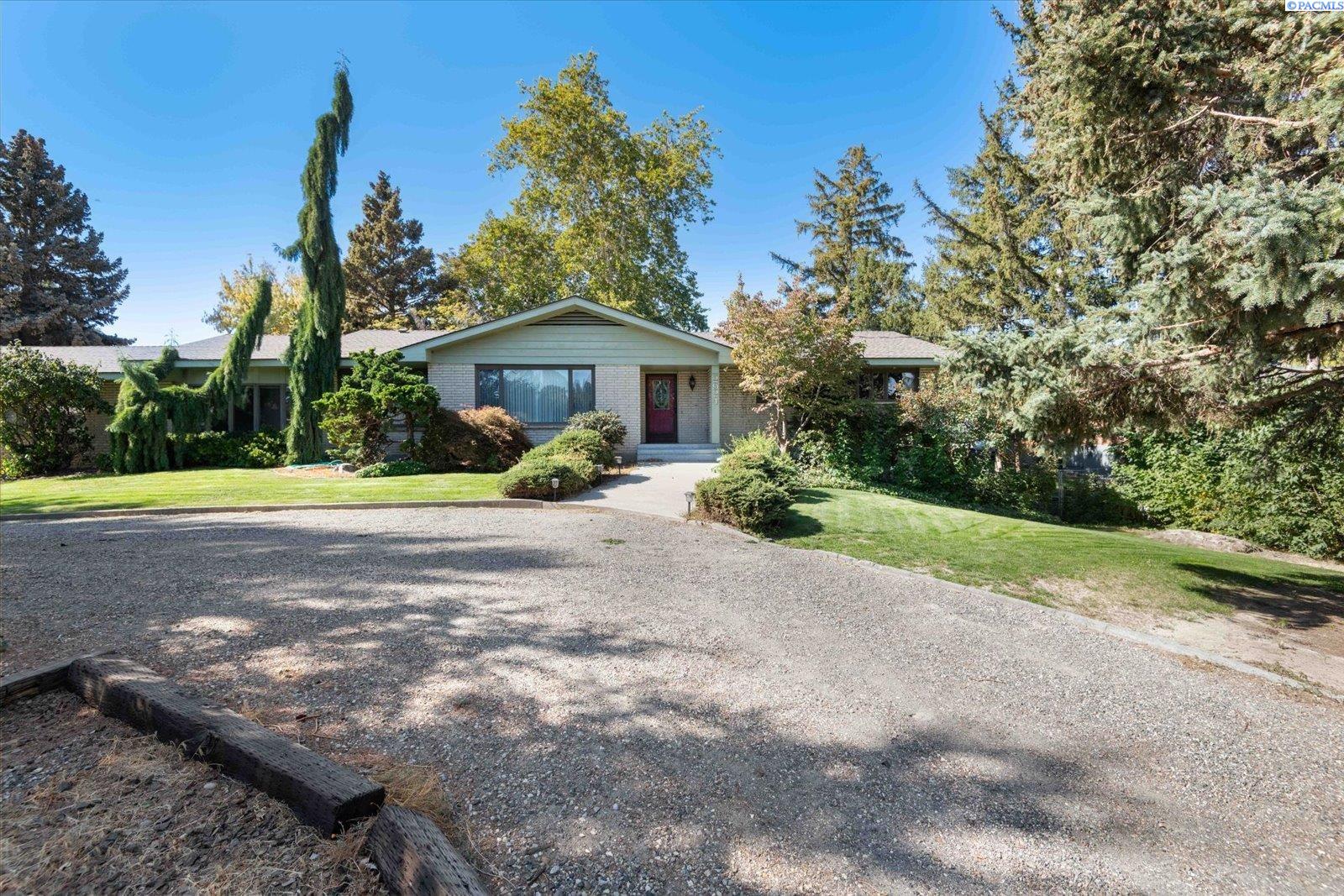 Everett St, Kennewick, WA 99337