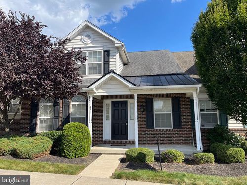 2135 Hidden Meadows Ave, PENNSBURG, PA, 18073-1270 | Card Image