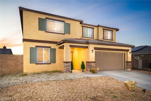 13946 Camino Cinco, Victorville, CA, 92392-8999 | Card Image