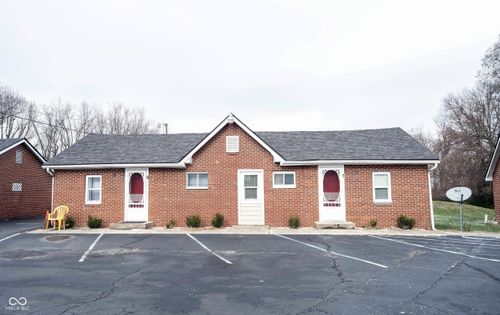 2142 W Us Highway 40, Greenfield, IN, 46140-8051 | Card Image