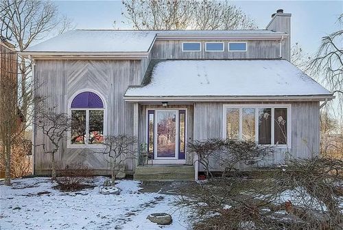 262 Wood Hill Rd, Narragansett, RI, 02882-4063 | Card Image