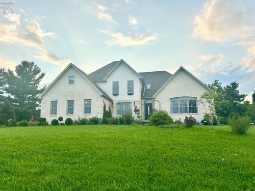 2484 E Smiley Rd, Shelby, OH, 44875-8866 | Card Image