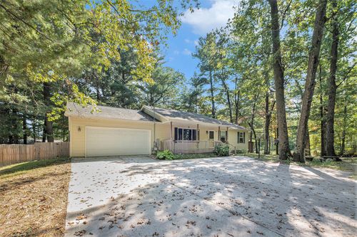 12961 Hilltop Dr, Gowen, MI, 49326-9466 | Card Image