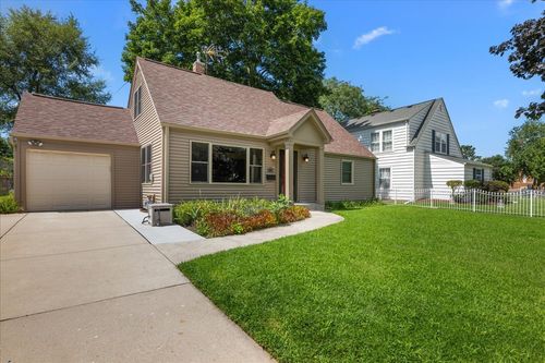 207 S Randall Rd, Aurora, IL, 60506-4728 | Card Image