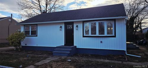 33 Silverpine Drive, Babylon, NY, 11701 | Card Image