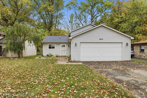 4814 Fenmore Ave, Waterford, MI, 48328-2841 | Card Image