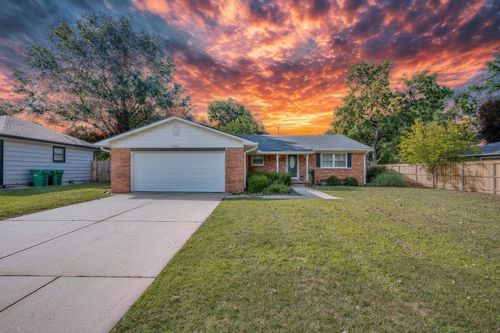 9221 W Suncrest St, Wichita, KS, 67212-4047 | Card Image