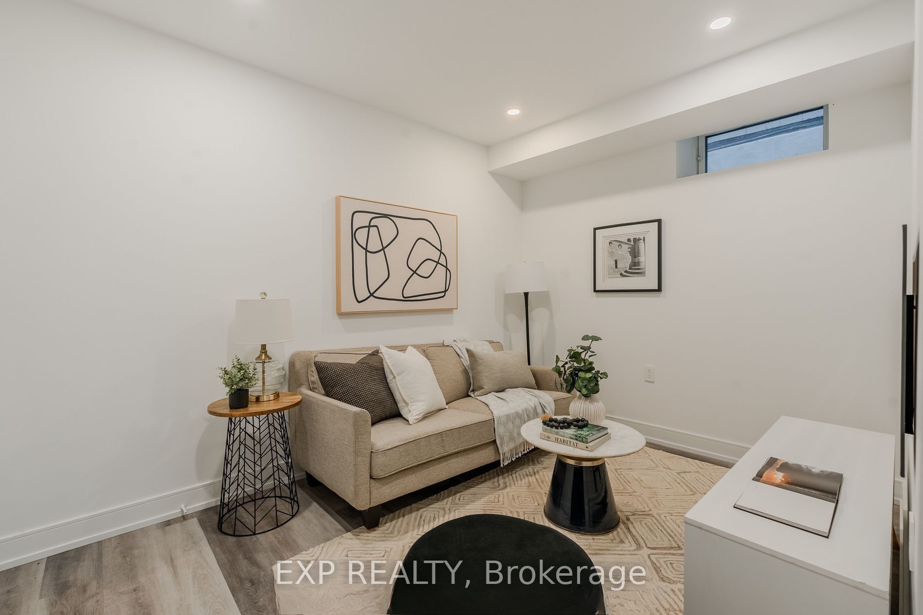 Residential Lease in Toronto E02 5