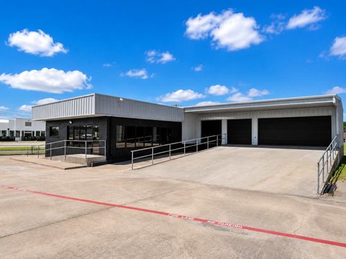 8916 Wesley St, Greenville, TX, 75402-3836 | Card Image