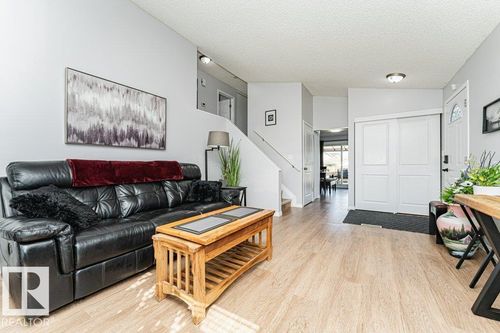 6 Kiniski Cres Nw, Edmonton, AB, T6L5A9 | Card Image