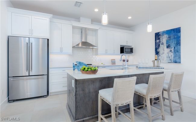 Kitchen with Island, 42 inch cabinets & hood | Image 11