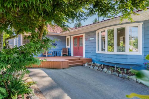 560 Eaglecrest Dr, Qualicum Beach, BC, V9K1E3 | Card Image