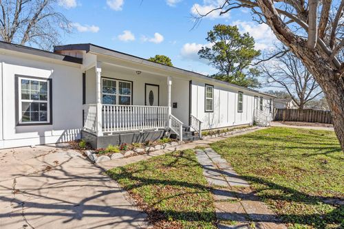 1132 18th Ave N, Texas City, TX, 77590-5657 | Card Image