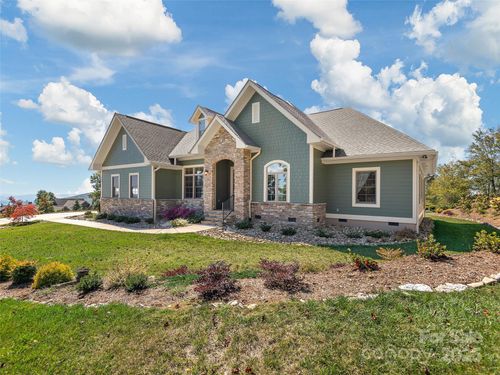 390 Dancing Bear Dr, Hendersonville, NC, 28792-0310 | Card Image