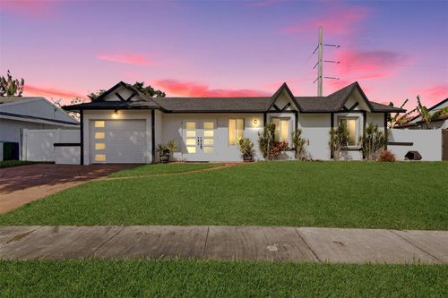 9231 N Cypress Cir, Miramar, FL, 33025-2439 | Card Image